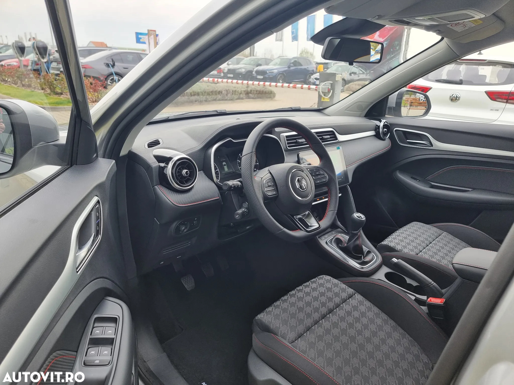 MG ZS 1.5 GSL 5MT Exclusive - 10
