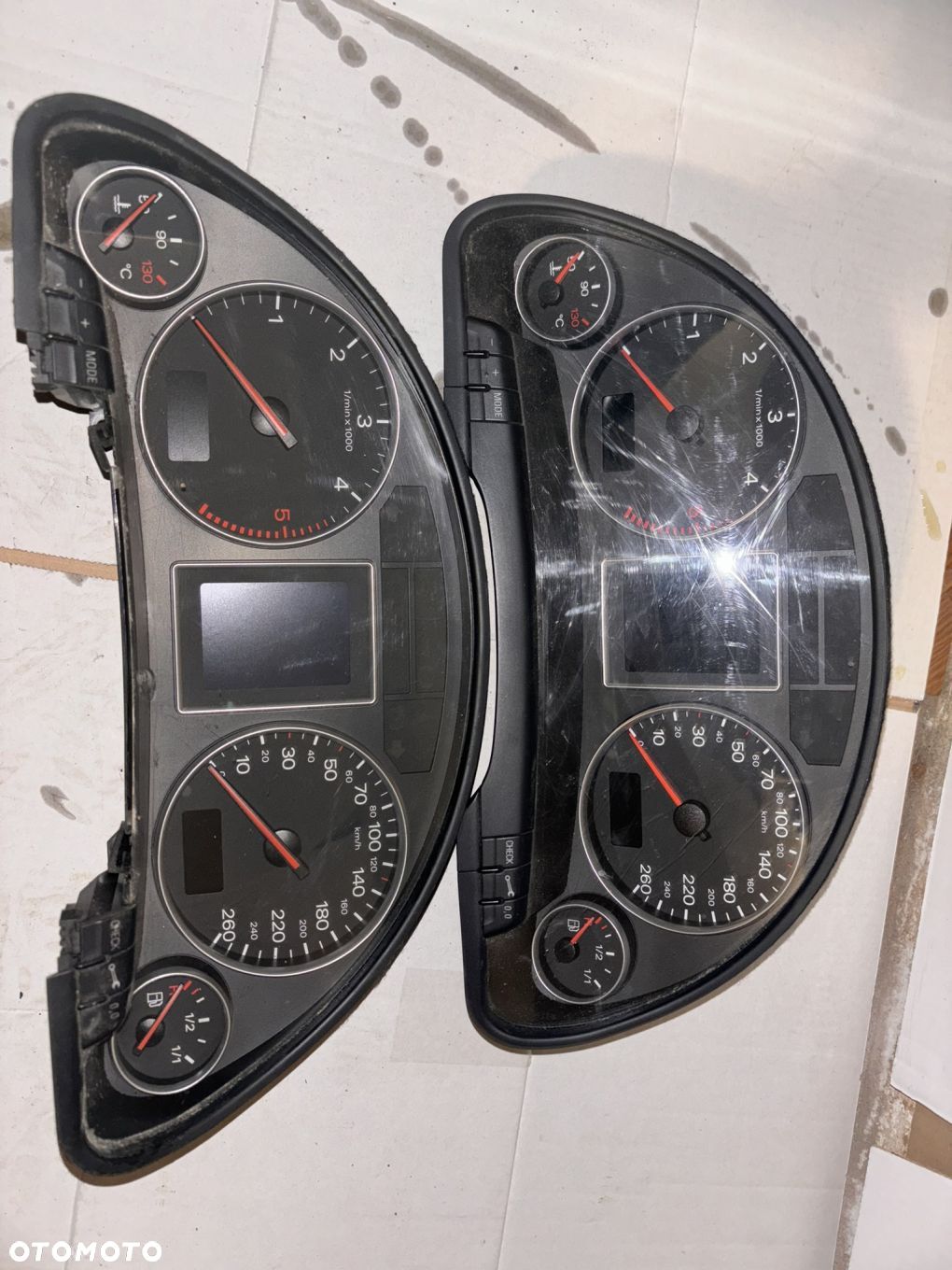 LICZNIK ZEGARY PREDKOSCIOMIERZ RB8 DIESEL Audi A4 B7 8E0 920 932 K - 1