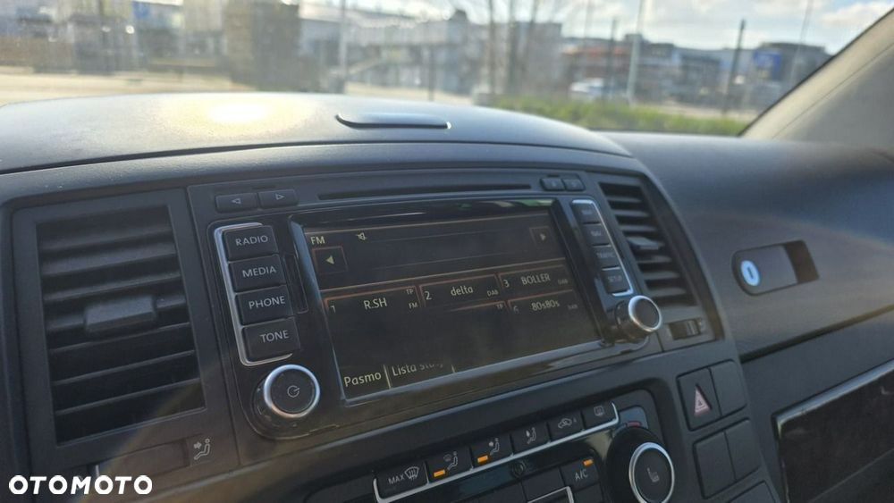 Volkswagen Multivan - 13