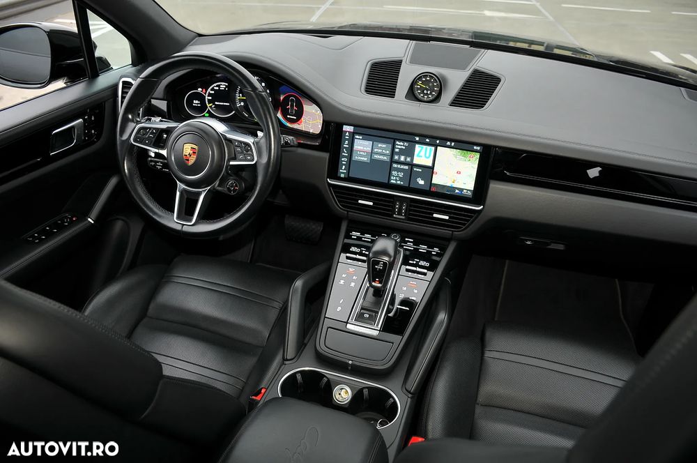 Porsche Cayenne - 8