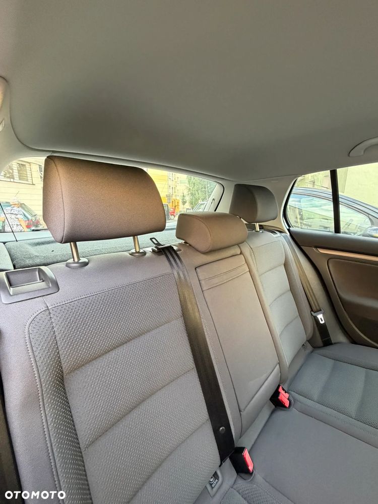 Volkswagen Golf 1.6 Comfortline - 19