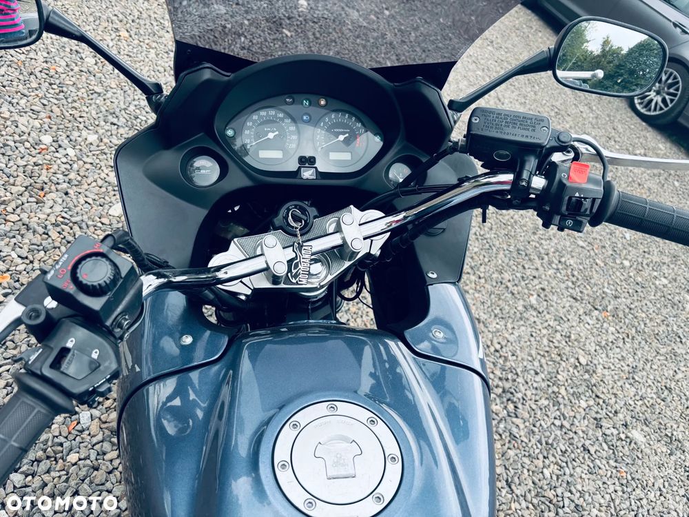 Honda CBF - 10