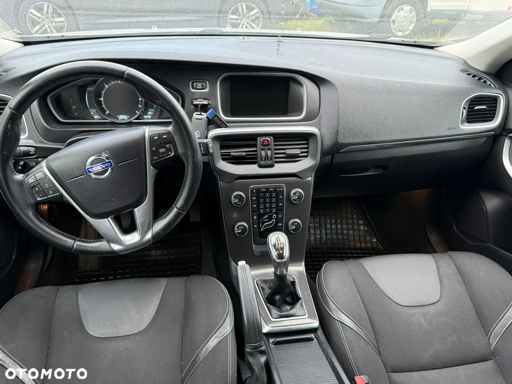 Volvo V40 D2 Momentum - 13