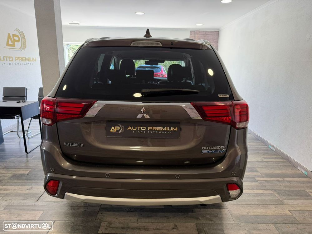 Mitsubishi Outlander 2.0 Instyle Navi - 7