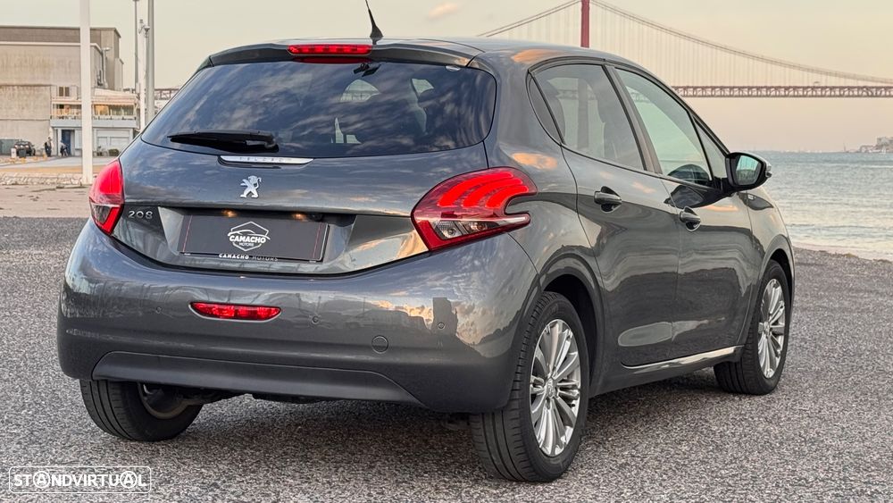 Peugeot 208 1.6 BlueHDi Style - 4