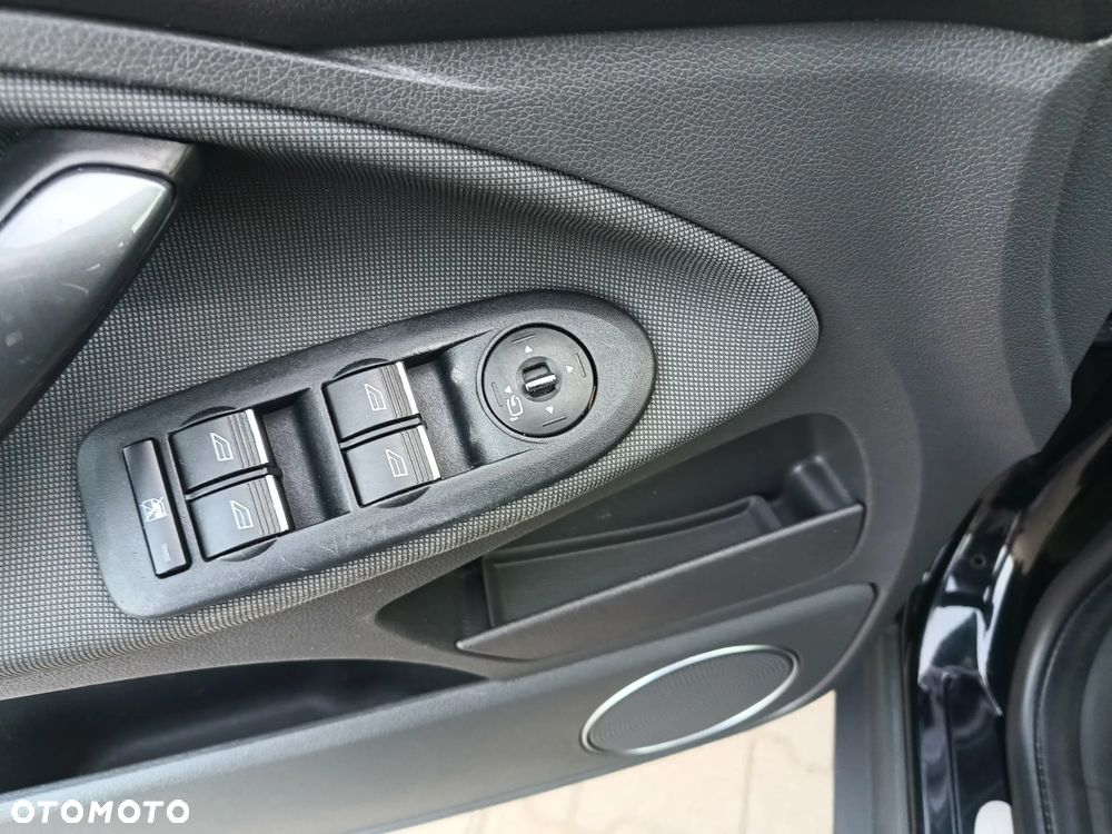 Ford Kuga 2.0 TDCi 2x4 Titanium - 11