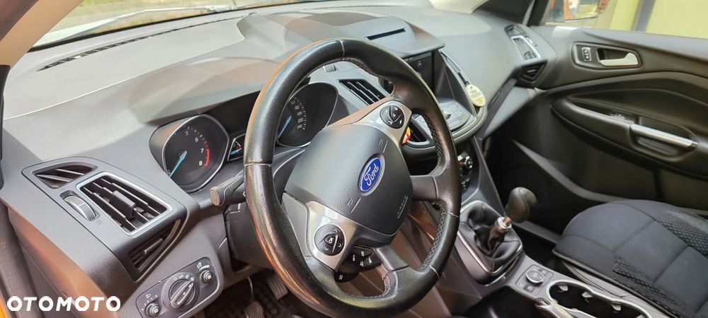 Ford Kuga 1.5 EcoBoost 2x4 Titanium - 14