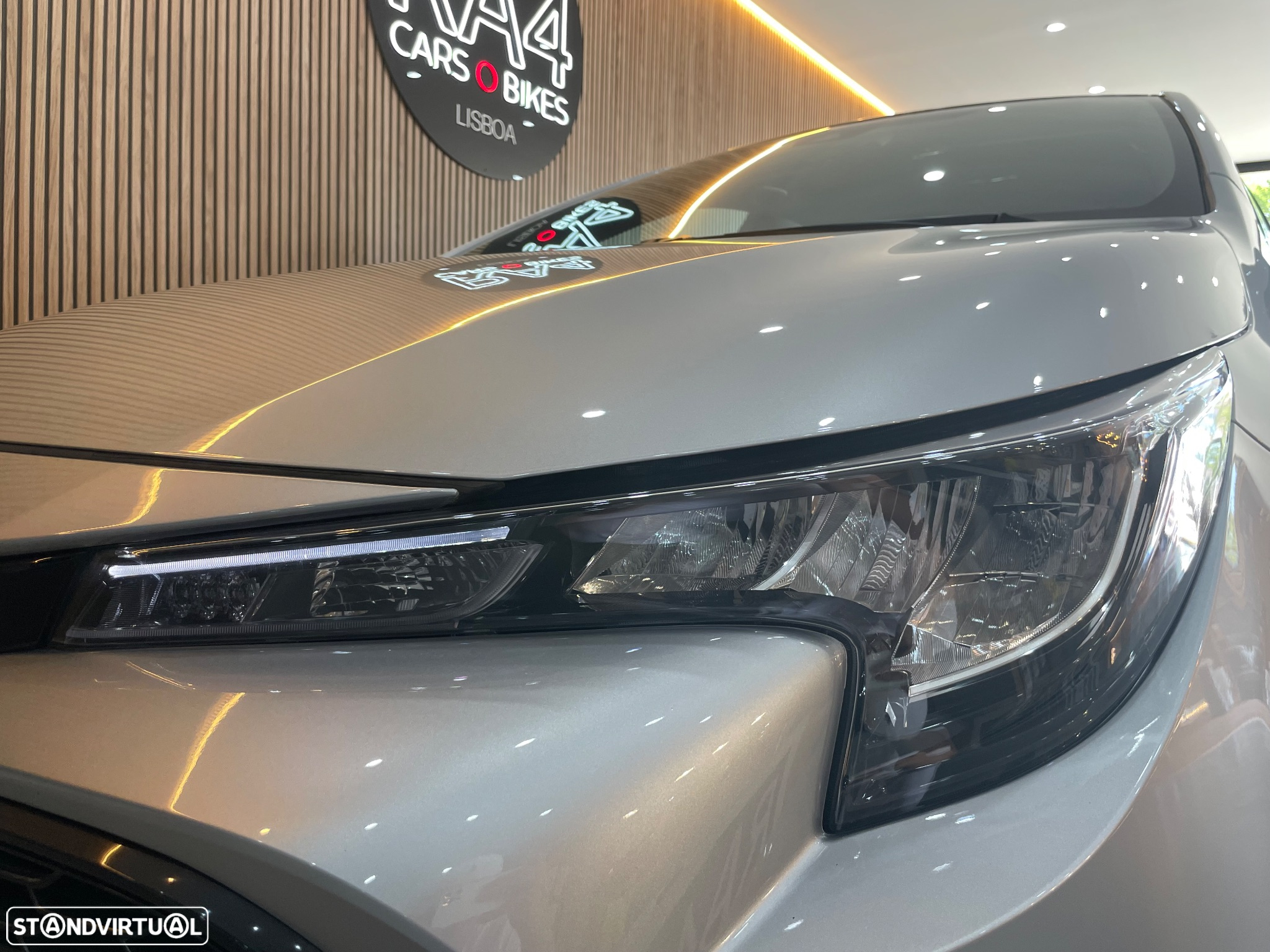 Toyota Corolla 1.8 Hybrid Exclusive - 13
