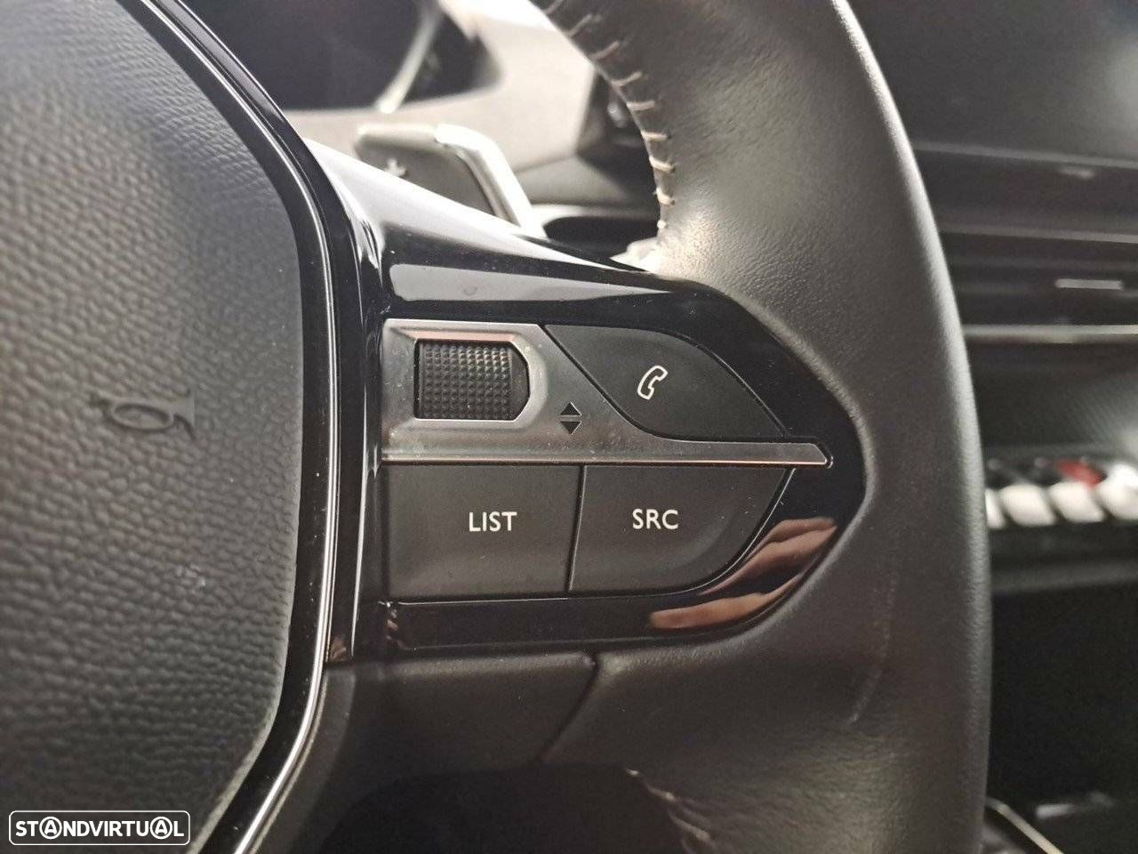 Peugeot 3008 1.5 BlueHDi Allure Pack EAT8 - 17
