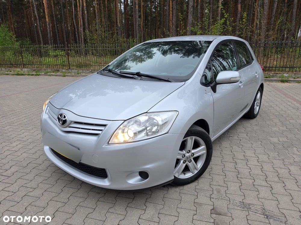 Toyota Auris 1.6 Luna - 2