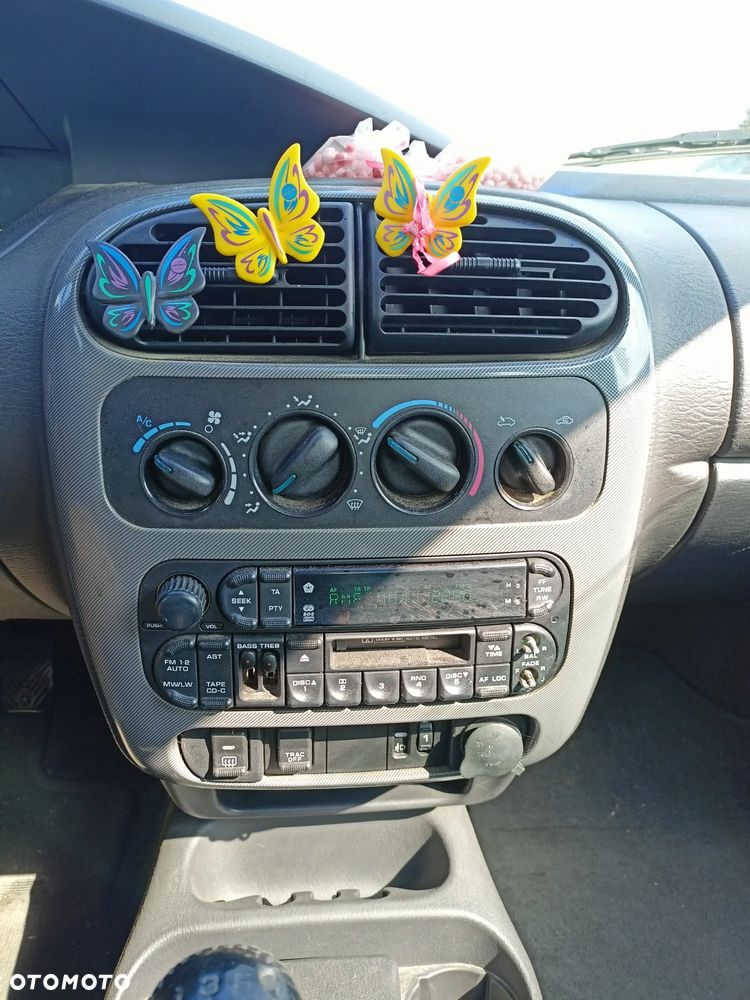 Chrysler Neon - 10