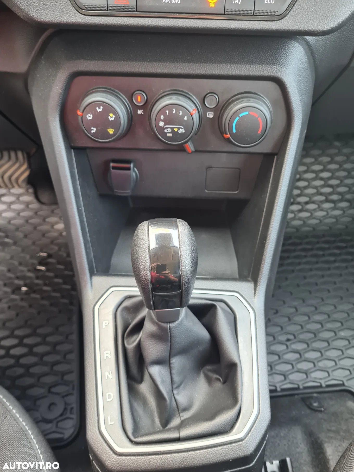 Dacia Logan TCe 90 CVT Expression - 12