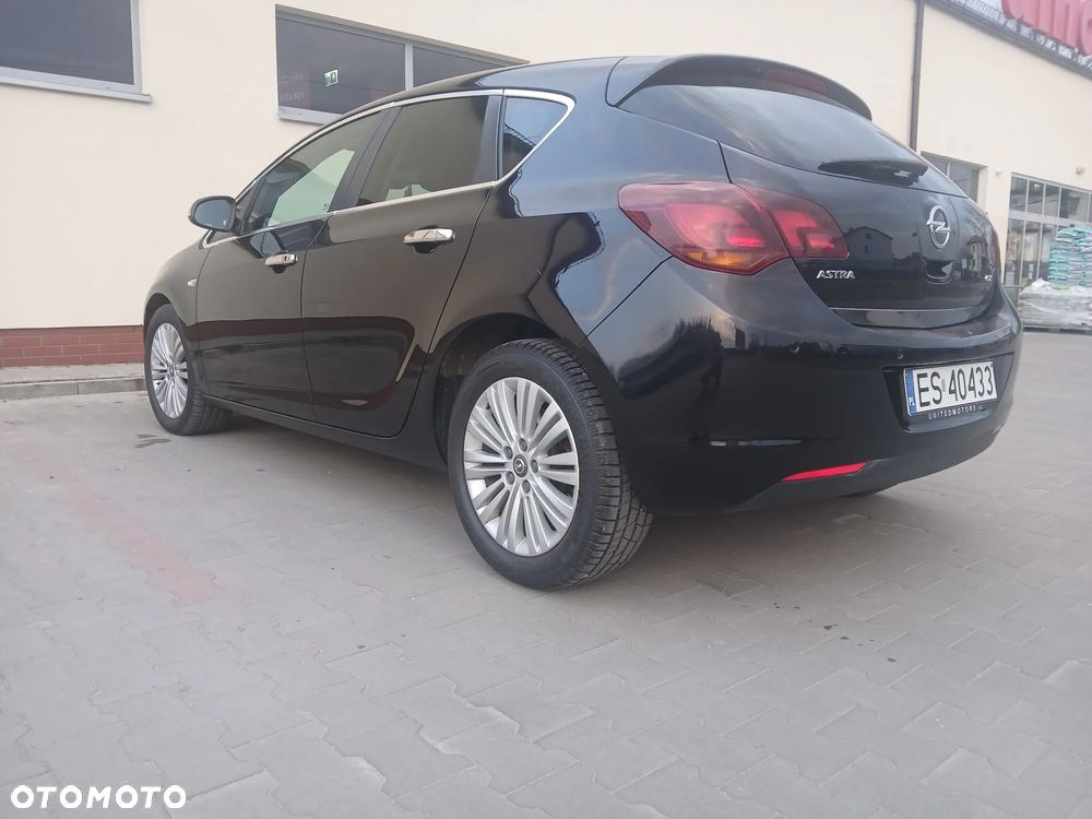 Opel Astra 1.7 CDTI DPF Cosmo - 12