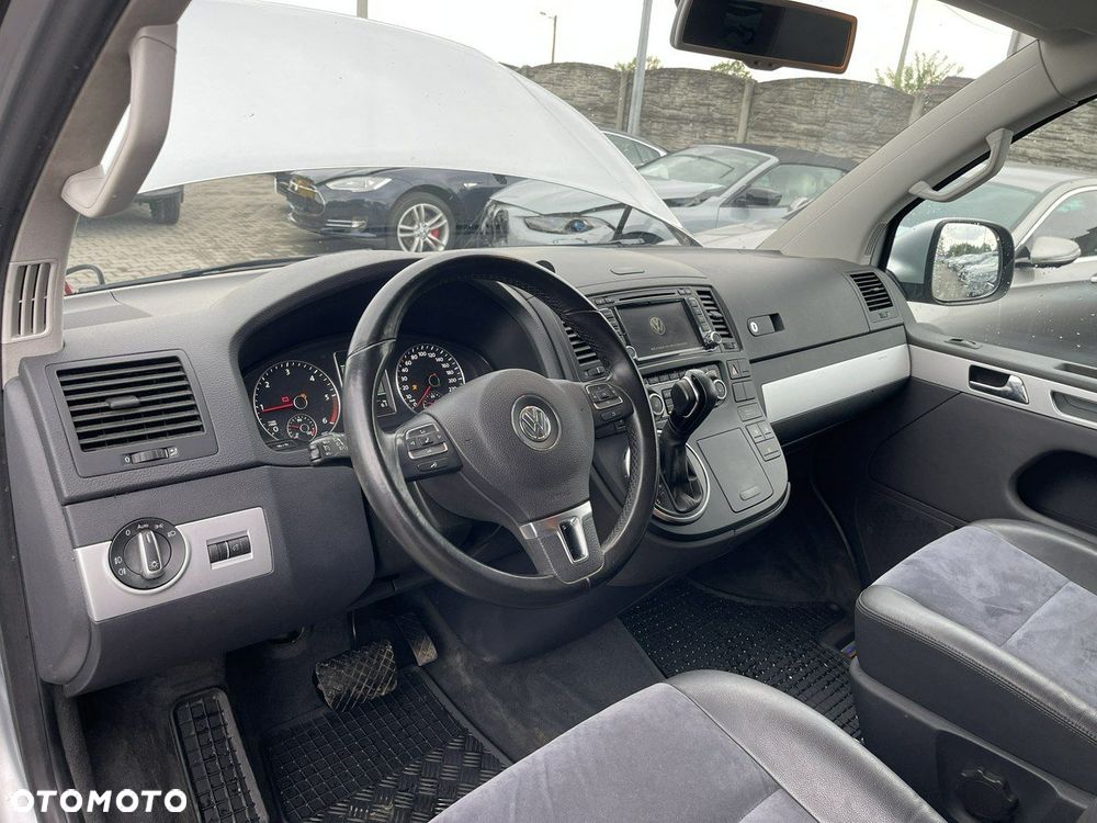 Volkswagen Multivan - 9
