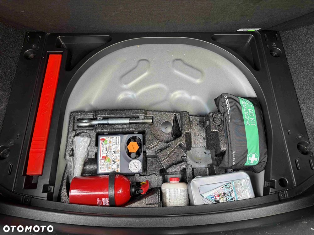 Volvo V40 T2 Kinetic - 23