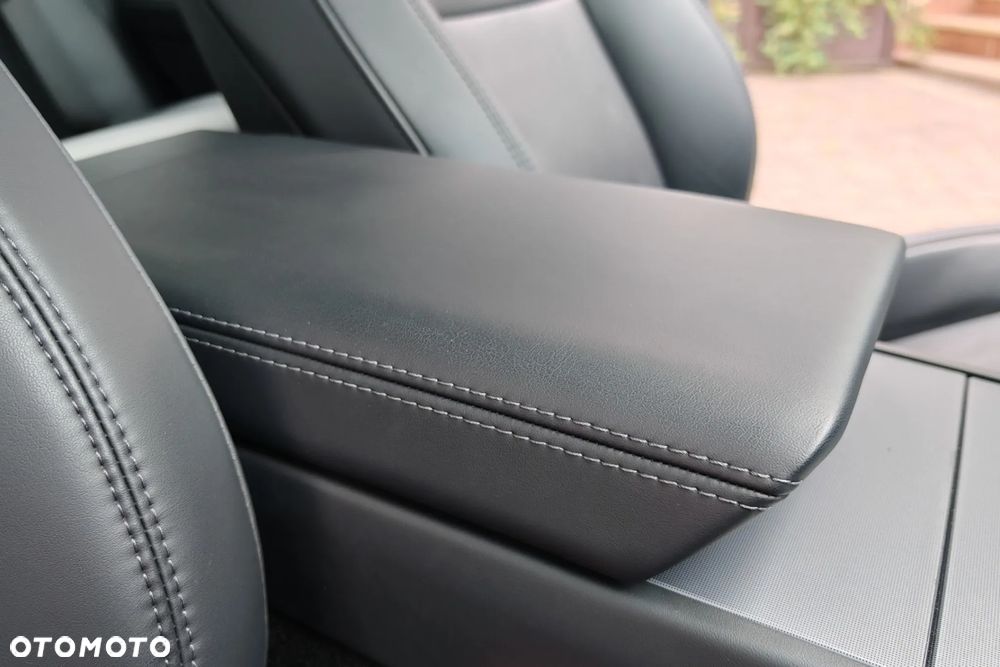 Tesla Model 3 Long Range AWD - 21