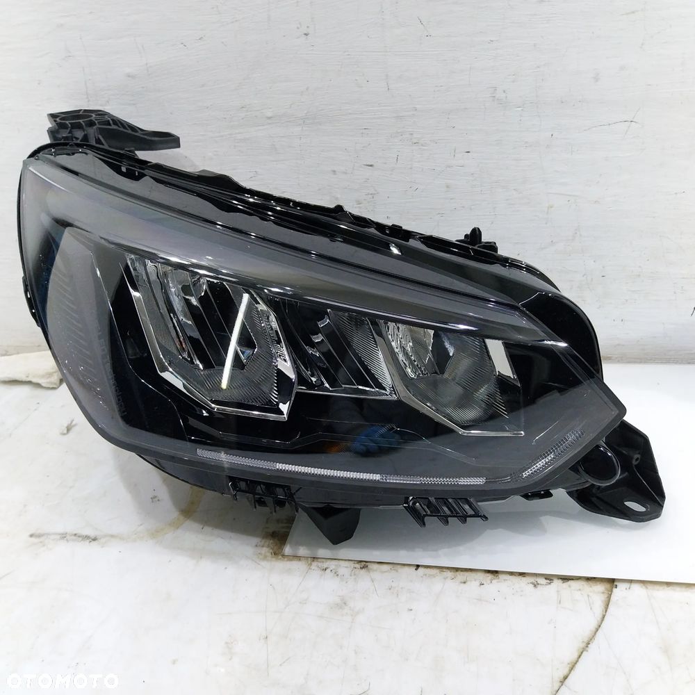 PEUGEOT 208 2008 II 2 19R- LAMPA PRAWA PRZEDNIA PRZÓD 9833036380 LED - 2