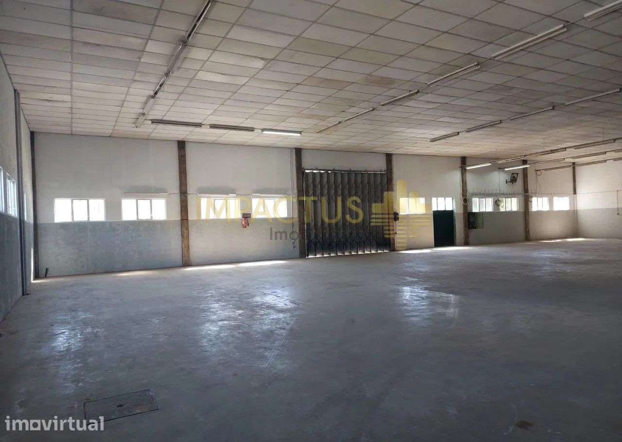 Armazém amplo com 600m2 - Grande imagem: 4/19