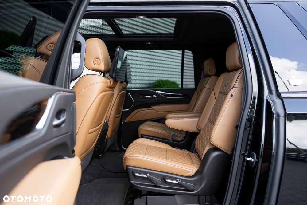 Cadillac Escalade - 17