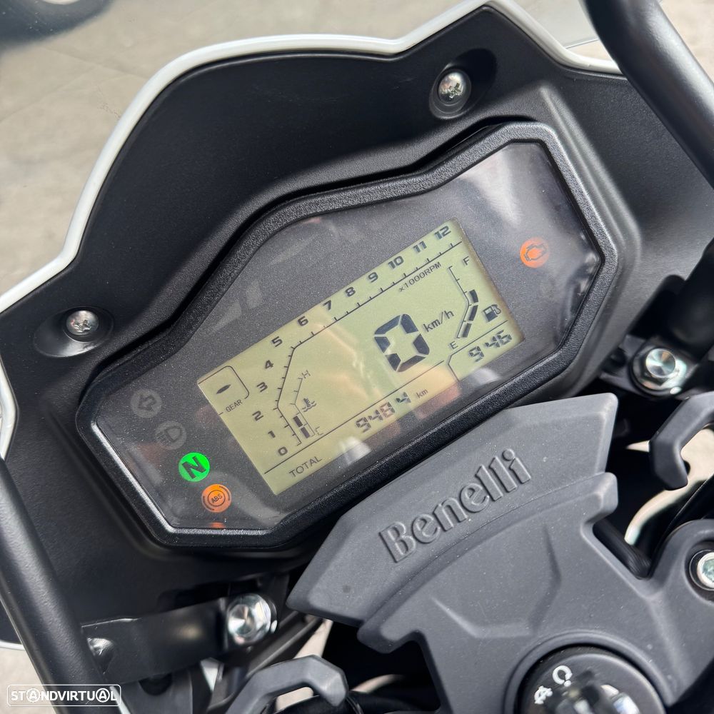 Benelli TRK 251 - 5