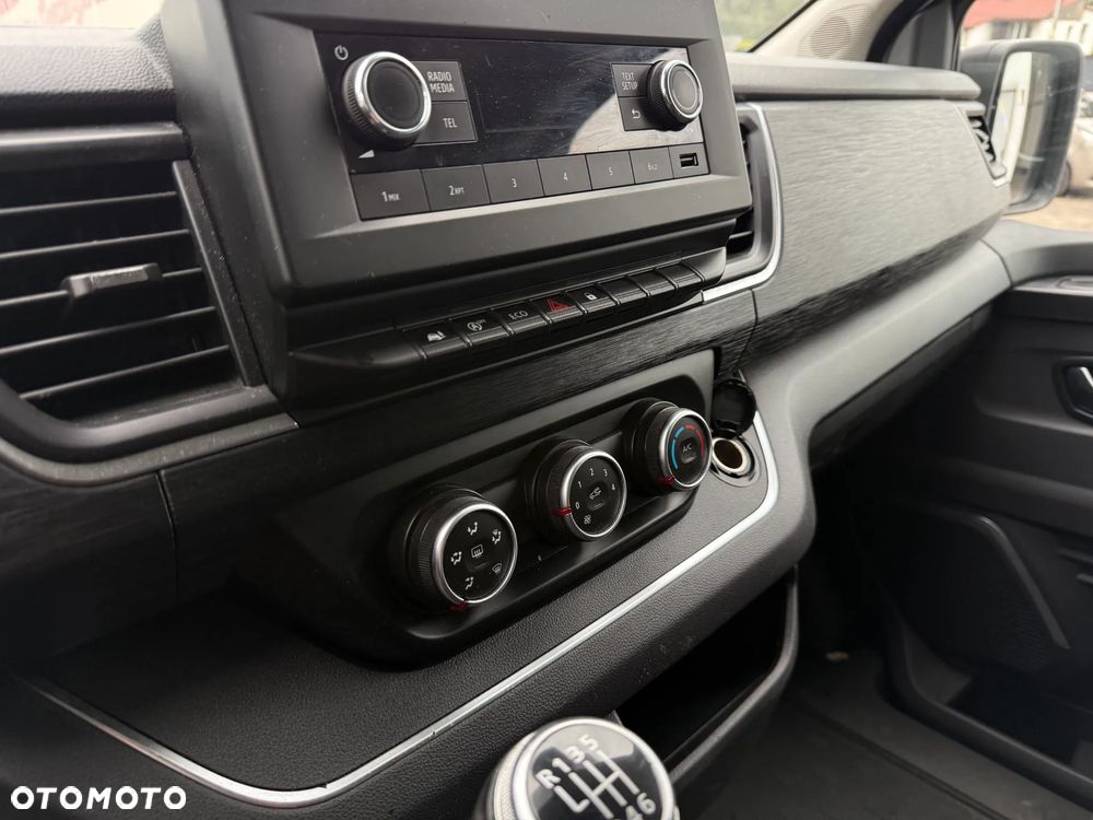 Renault Trafic - 16
