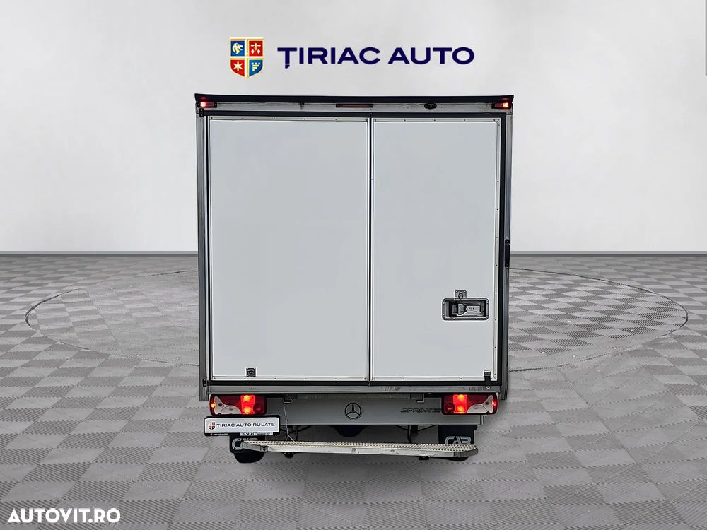 Mercedes-Benz Sprinter - 4