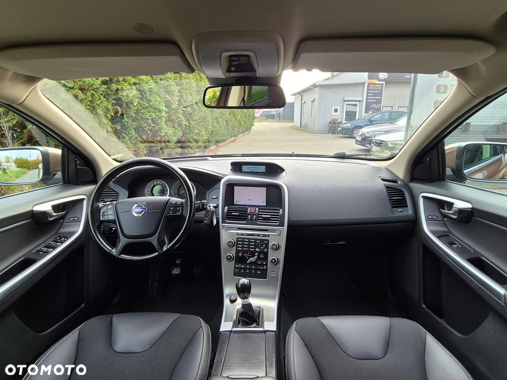 Volvo XC 60 2.4D AWD Momentum - 31