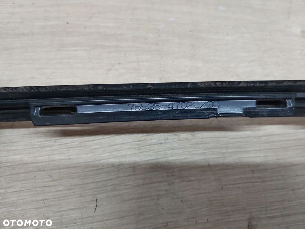 Toyota Prius IV 1,8 xw50 listwa uszczelka szyby przód prawa 75535-47020 - 4