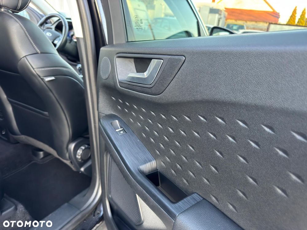 Ford Kuga 1.5 EcoBoost TITANIUM X - 34