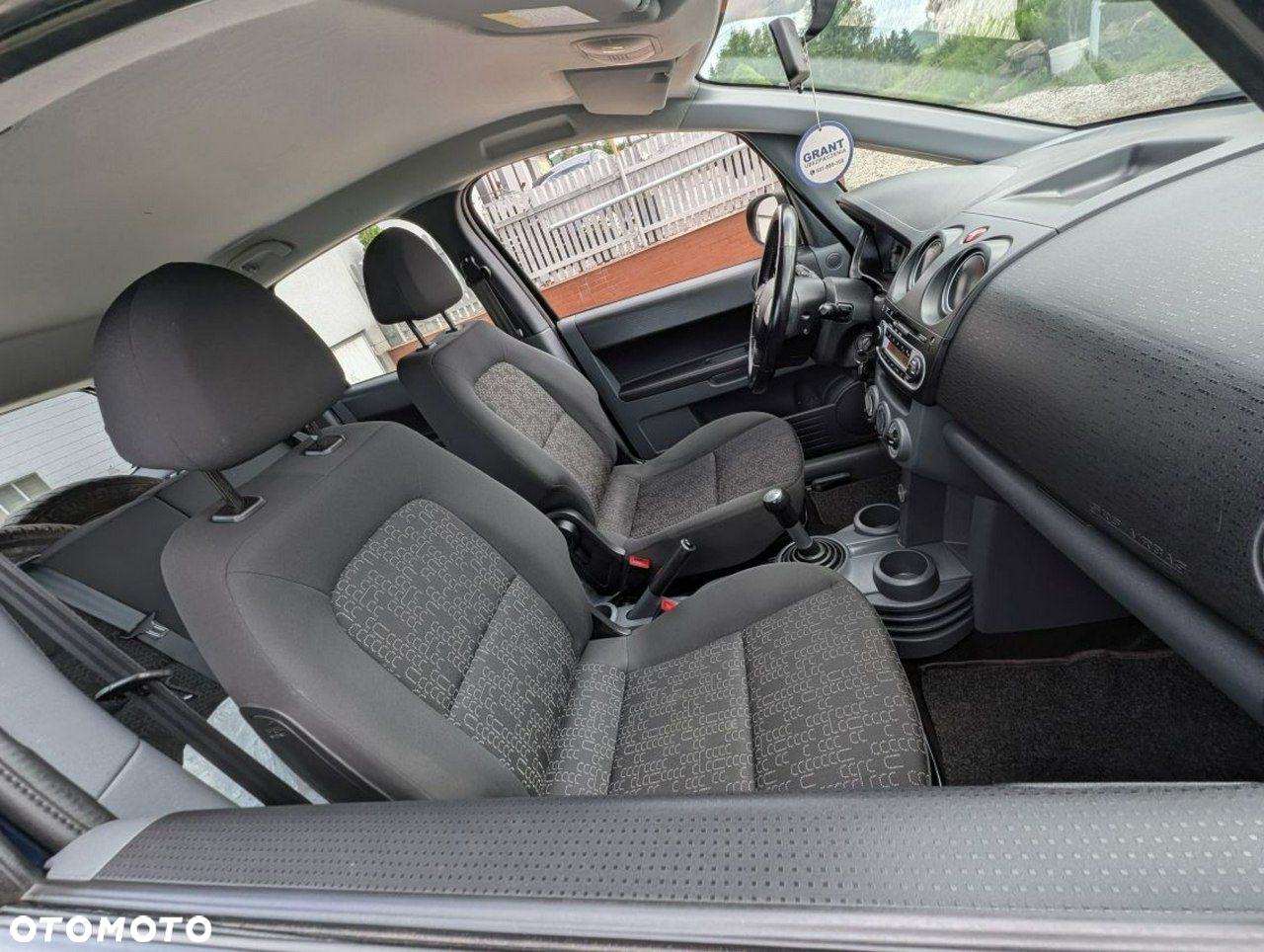 Mitsubishi Colt - 3