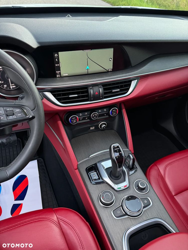 Alfa Romeo Stelvio 2.0 Turbo 16V AT8-Q4 Ti - 37