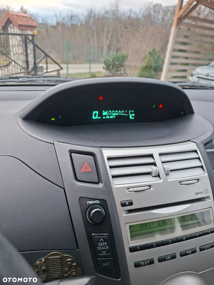 Toyota Yaris - 9