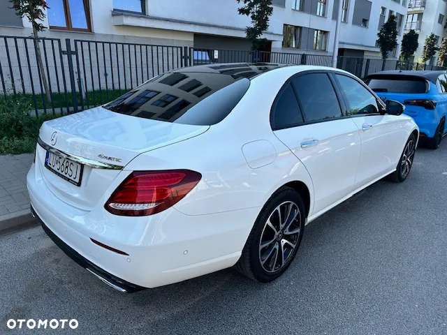 Mercedes-Benz Klasa E 220 d 4-Matic 9G-TRONIC - 4