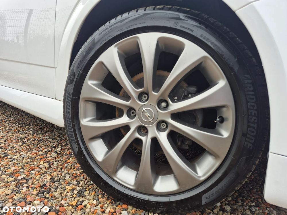 Opel Astra 1.6 Black&White - 36