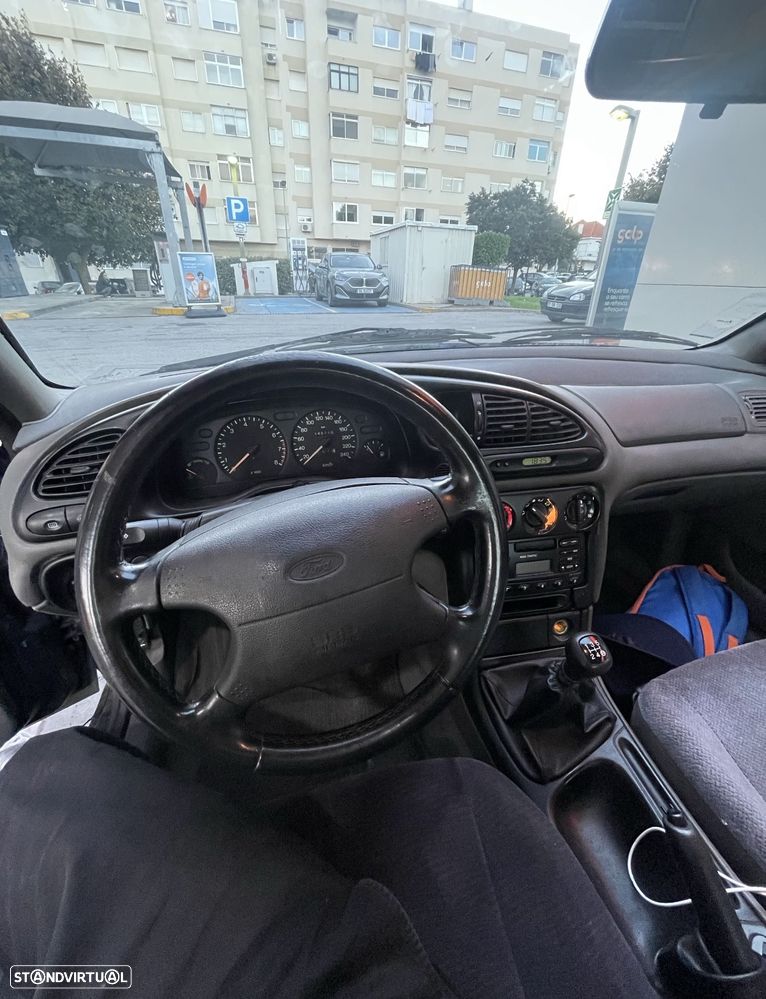 Ford Mondeo 1.6i 16V Ghia - 4