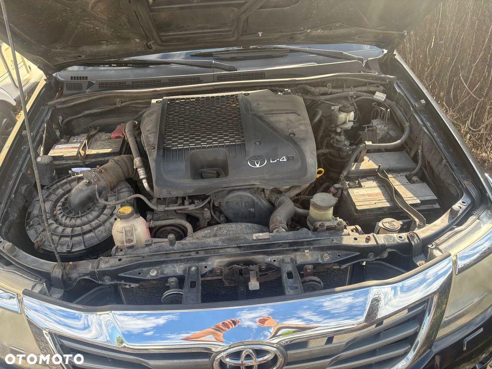 Toyota Hilux 3.0 D-4D Invincible - 12