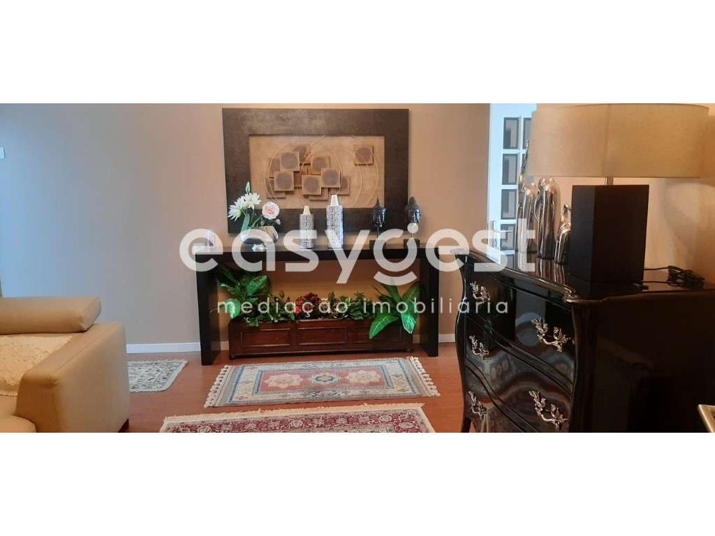 Magnífica Moradia com cinco assoalhadas e piscina em Torre de Moncorvo - Grande imagem: 3/15