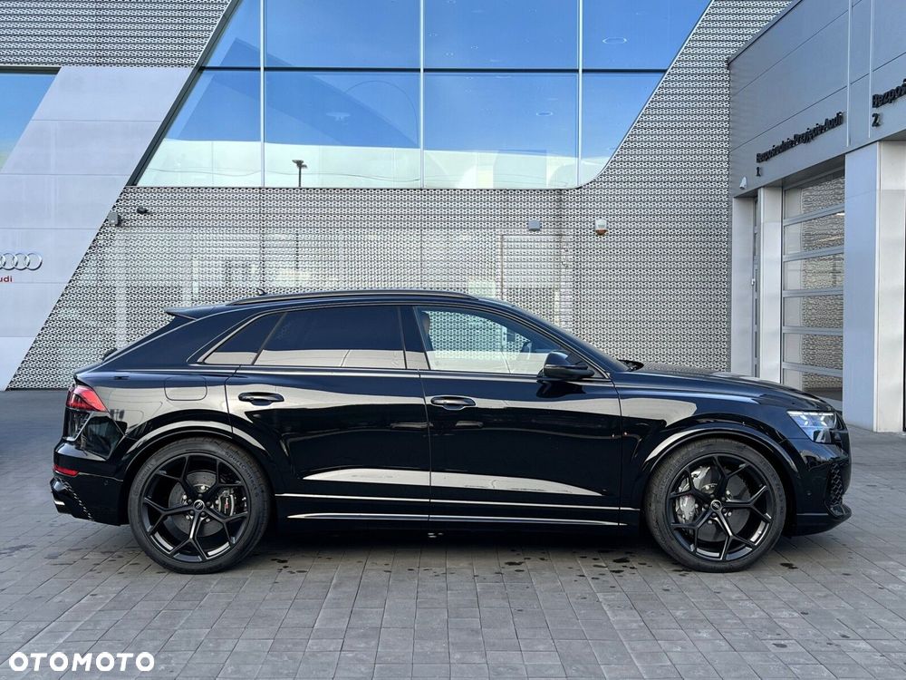Audi RS Q8 - 10