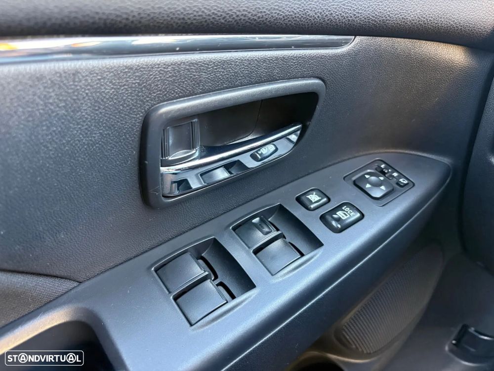 Mitsubishi ASX 1.6 DI-D Intense Black Edition - 33