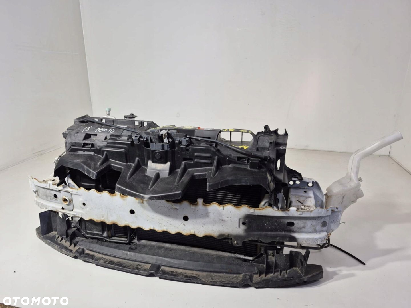 PAS PRZEDNI CHŁODNICA MAZDA 2 07-14 1.5 16V - 3