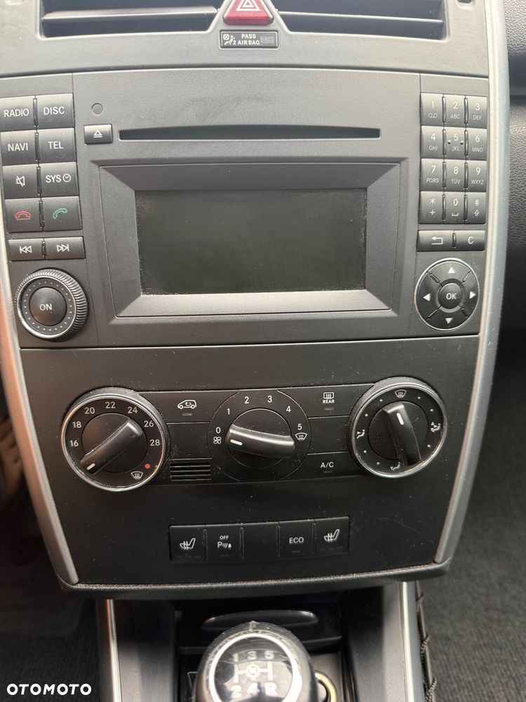 Mercedes-Benz Klasa A 180 BlueEFFICIENCY Avantgarde - 26