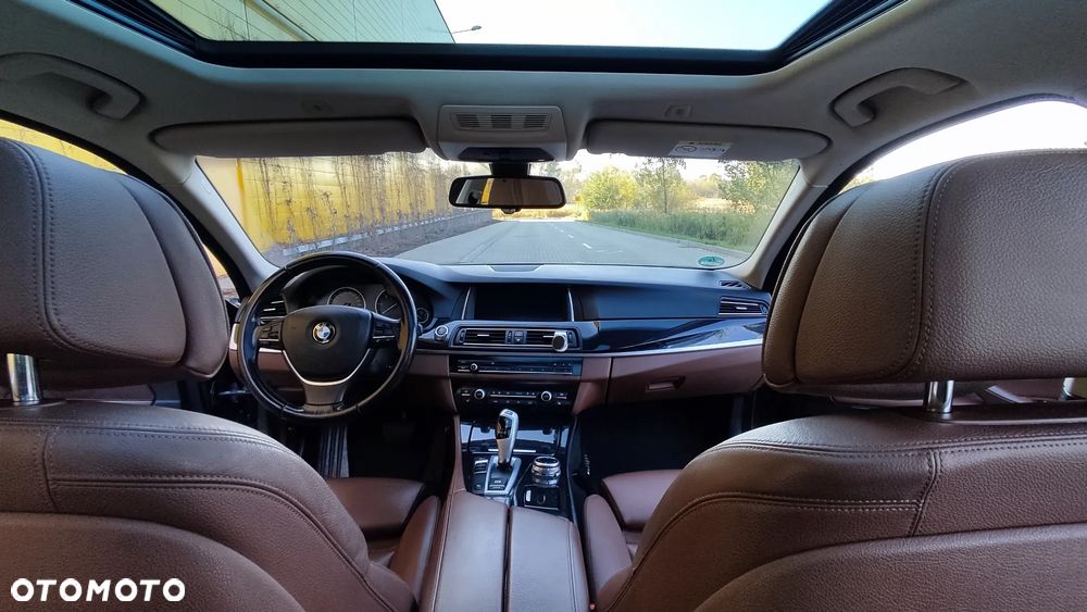 BMW Seria 5 520d Touring Luxury Line - 14