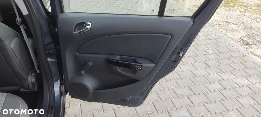 Opel Corsa 1.2 16V Cosmo - 25