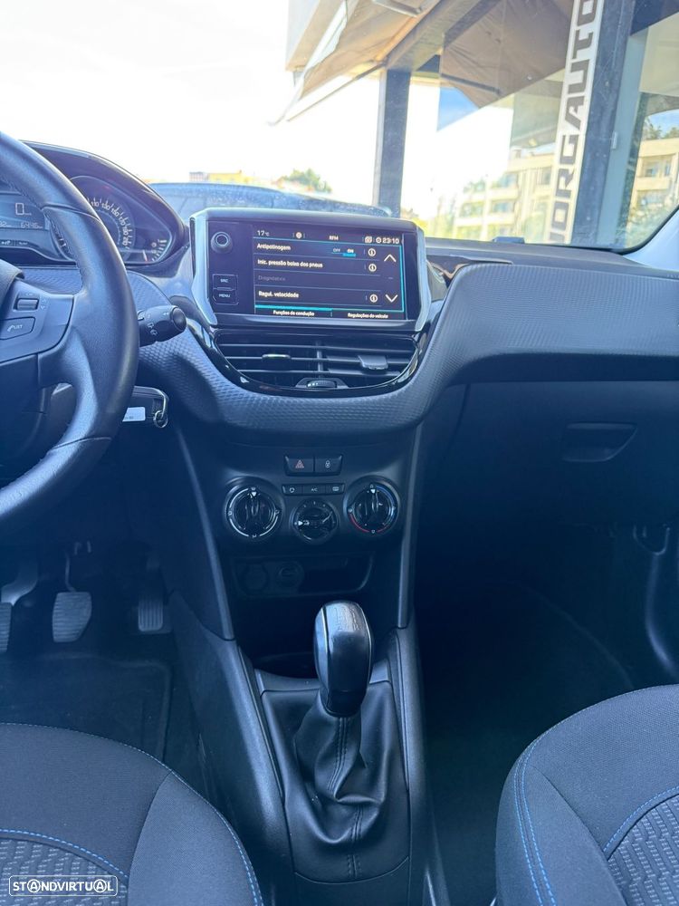 Peugeot 208 1.2 PureTech Allure - 22