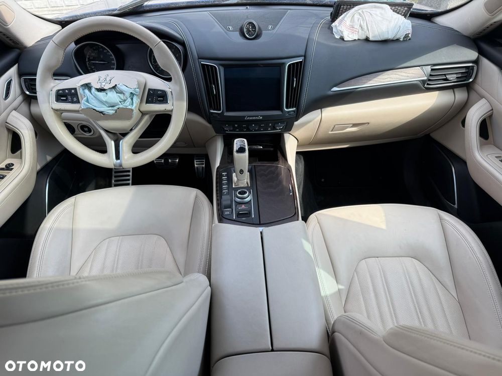 Maserati Levante S Granlusso - 12