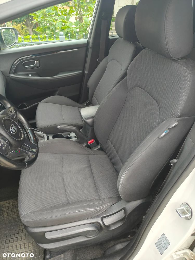 Kia Carens 1.6 GDI L - 21