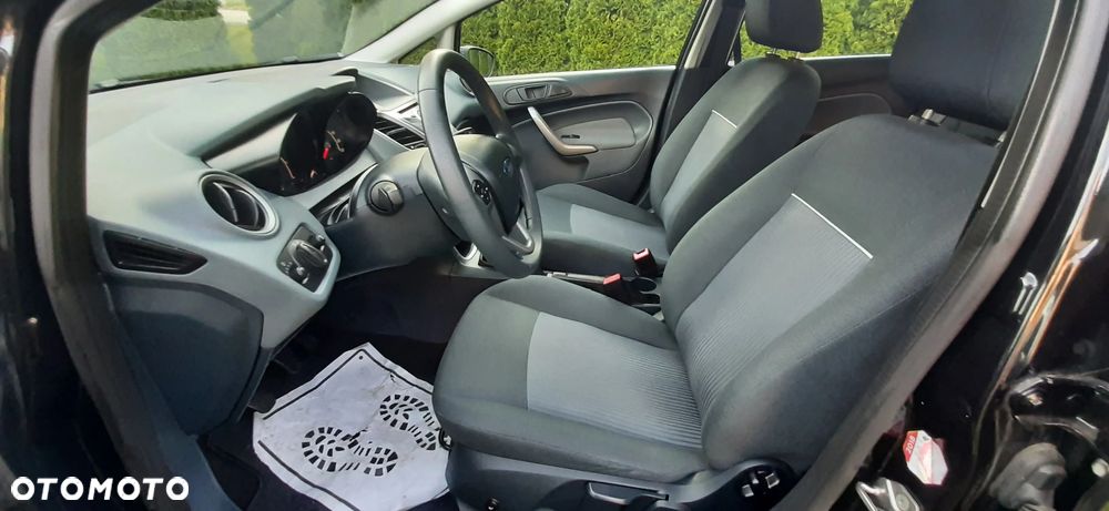 Ford Fiesta - 32