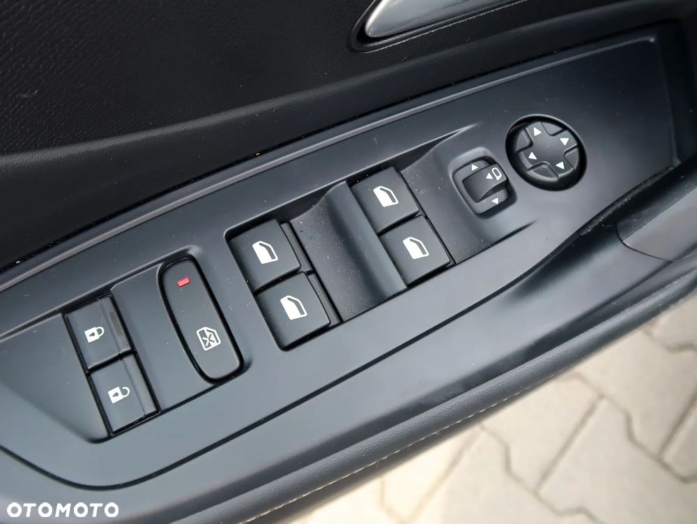 Peugeot 308 1.5 BlueHDi Allure Pack S&S EAT8 - 23