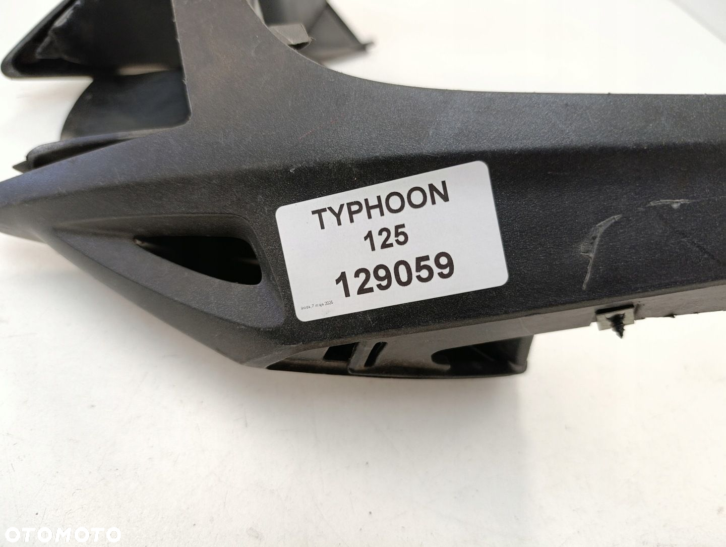 PIAGGIO TYPHOON 125 OGON ZADUPEK TYŁ - 7