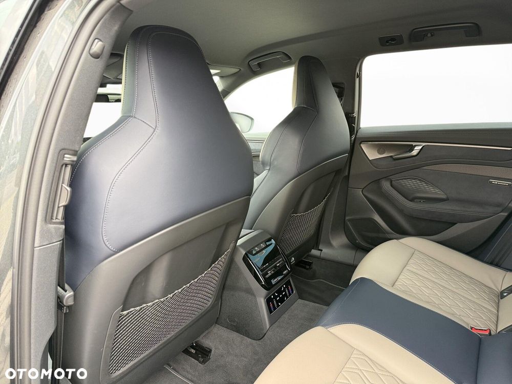 Audi A6 Avant TFSI mHEV Quattro S tronic - 32